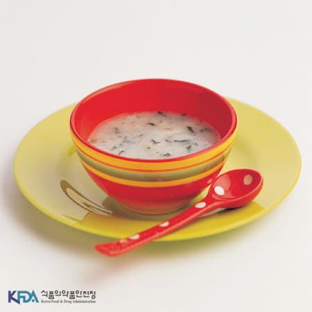 Spinach and Korean Pear Rice Gruel
