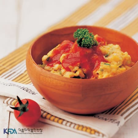 Stir-fried Egg with Tomato Sauce
