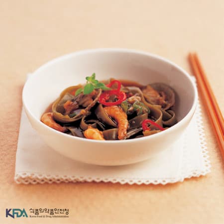Clam Stir-fried Noodles