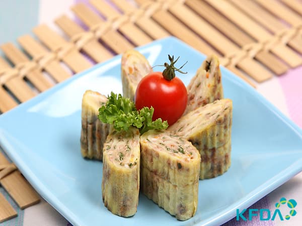 Mugwort Walnut Egg Roll