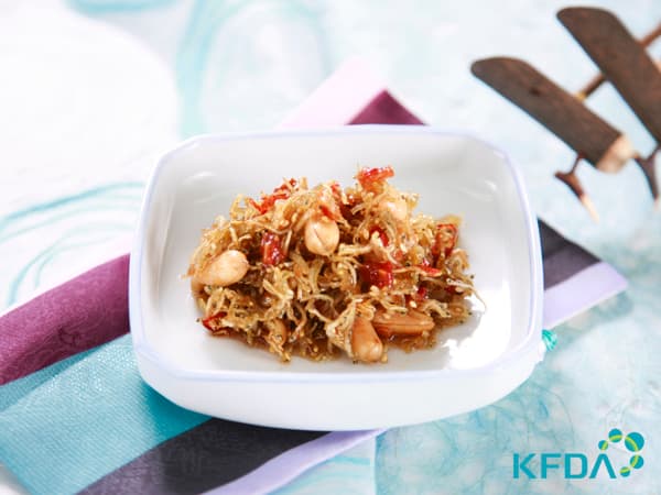 Stir-fried Small Anchovy and Peanuts