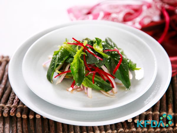 Spinach and Beet Salad