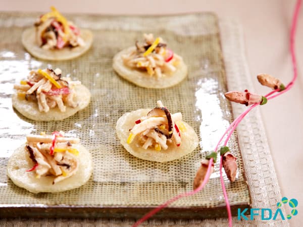 Stir-fried King Oyster Mushroom in Pine Nut Sauce