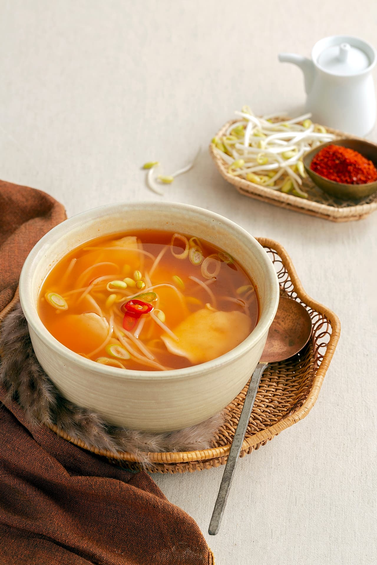 Spicy Bean Sprout Dumpling Soup