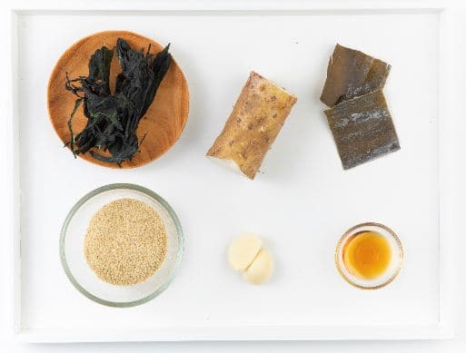 Yam and Perilla Seaweed Soup