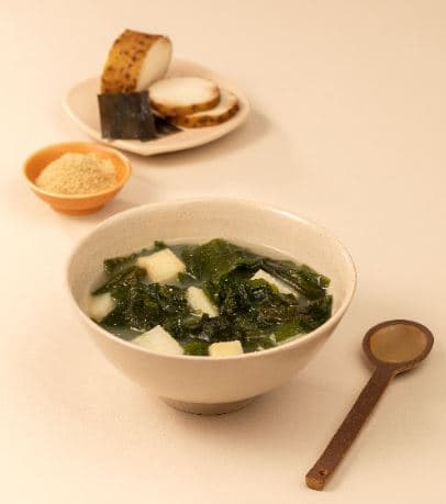 Yam and Perilla Seaweed Soup