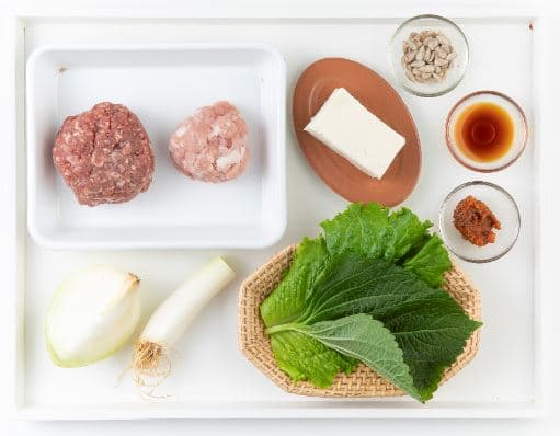 Damyang-style Tteokgalbi with Vegetable Wrap