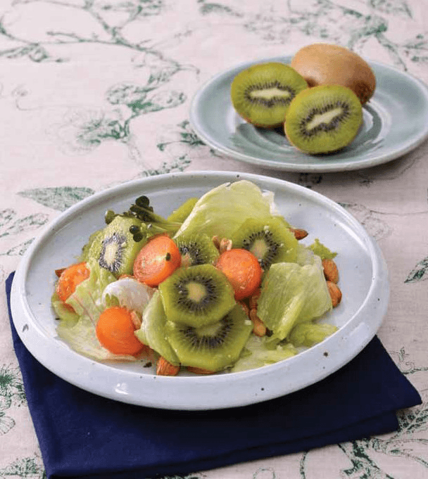 Kiwi Salad with Garlic Dressing
