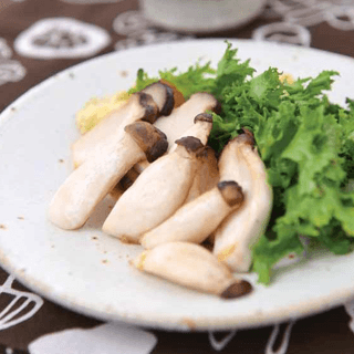 Grilled Mushroom with Tofu Tartar Sauce