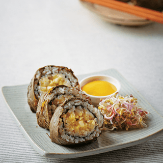 Pickled Perilla Leaf Roll
