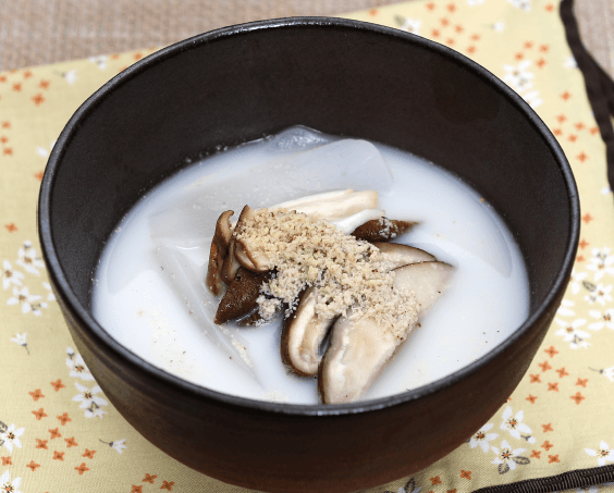 Perilla Konjac Dumpling Soup