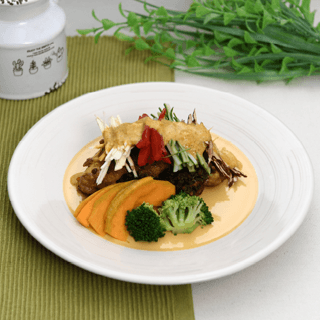 Curry Tandoori Chicken and Cold Chicken Breast Salad