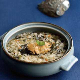 Abalone Porridge Rich in Ocean Flavor