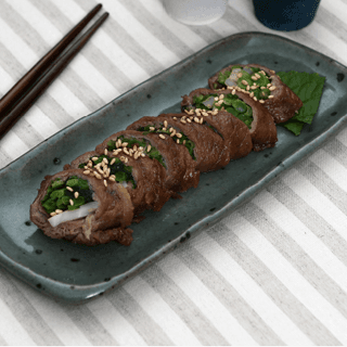 cebolleta raíz de deodeok carne de res