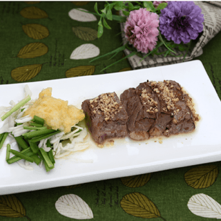 Chive Salad with Tataki and Orange Dressing