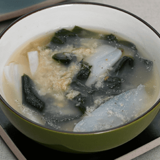 Dried Pollock Seaweed Konjac Soup