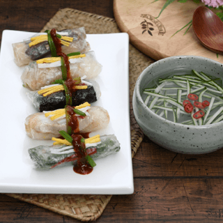 Five-color Wrap Rice with Cold Cucumber Soup
