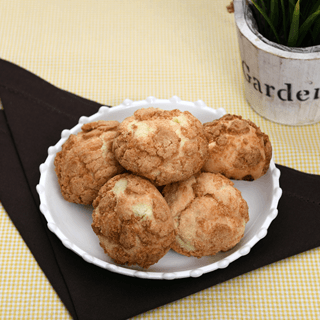 Roasted Grain Choux Cookie with Banana Ginger Cream